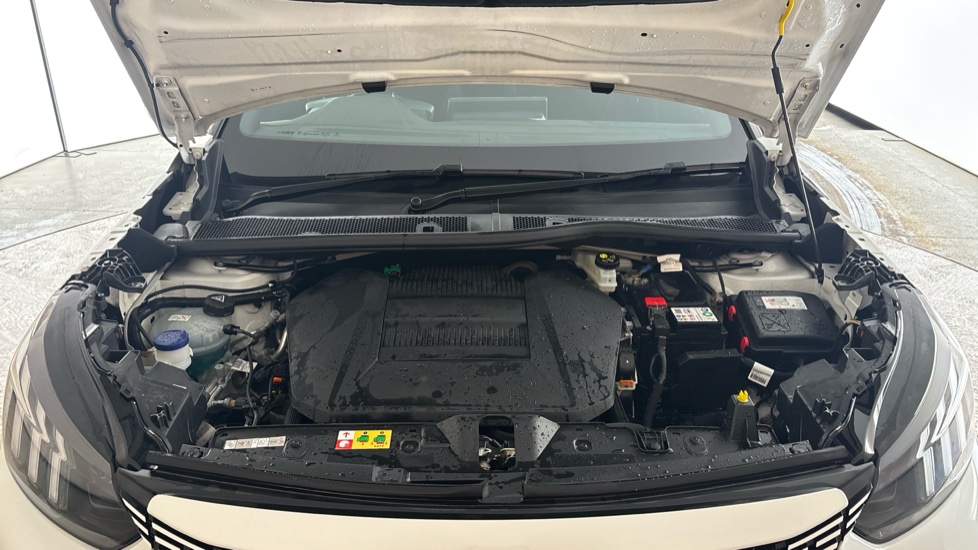 PEUGEOT 2008 Image 16