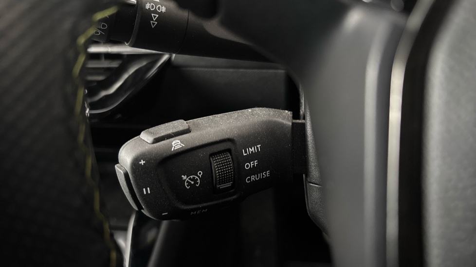 PEUGEOT 2008 Cruise control