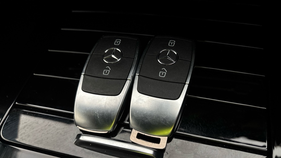 MERCEDES A CLASS 2 keys