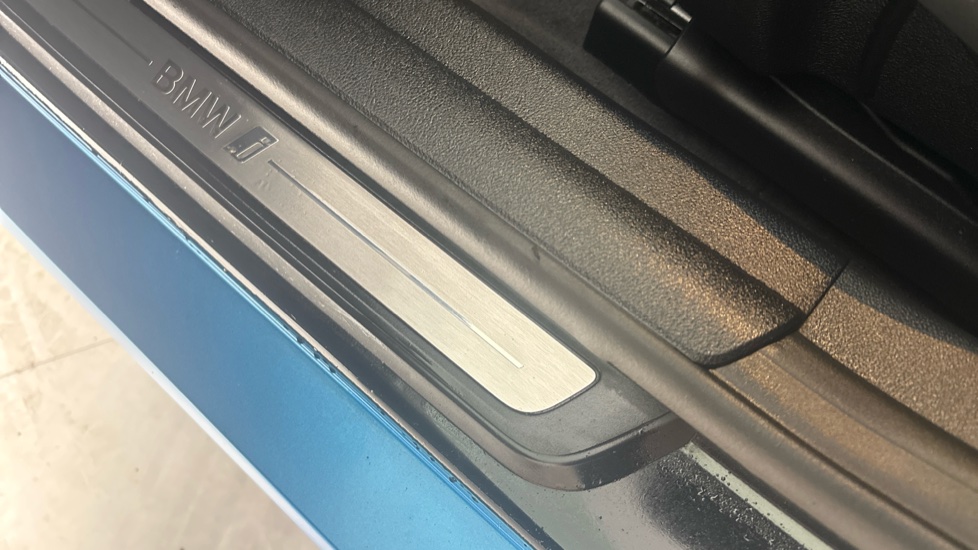 BMW I4 scratches