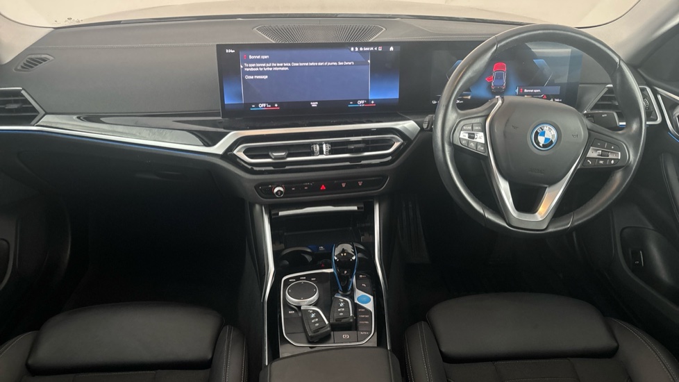 BMW I4 Image 11