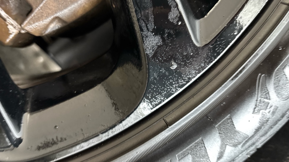 JAGUAR I-PACE scratches