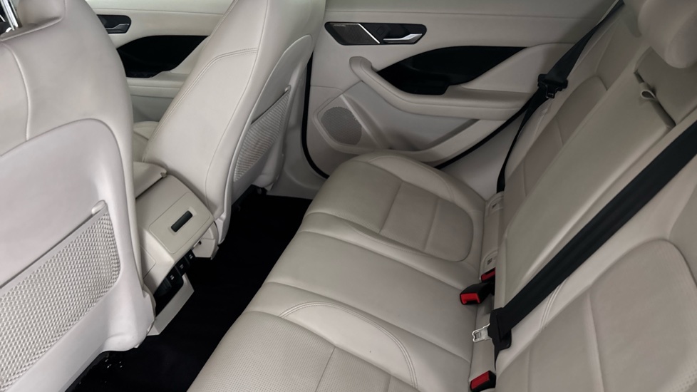JAGUAR I-PACE Image 14