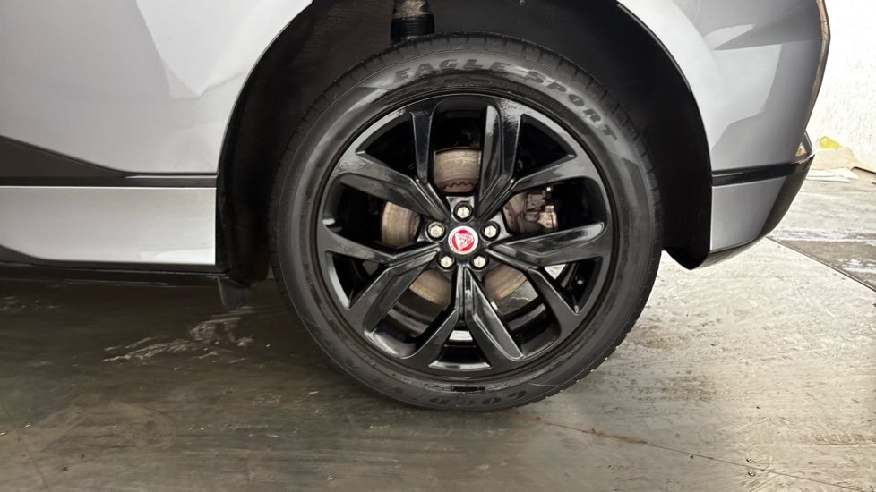 JAGUAR I-PACE Image 18