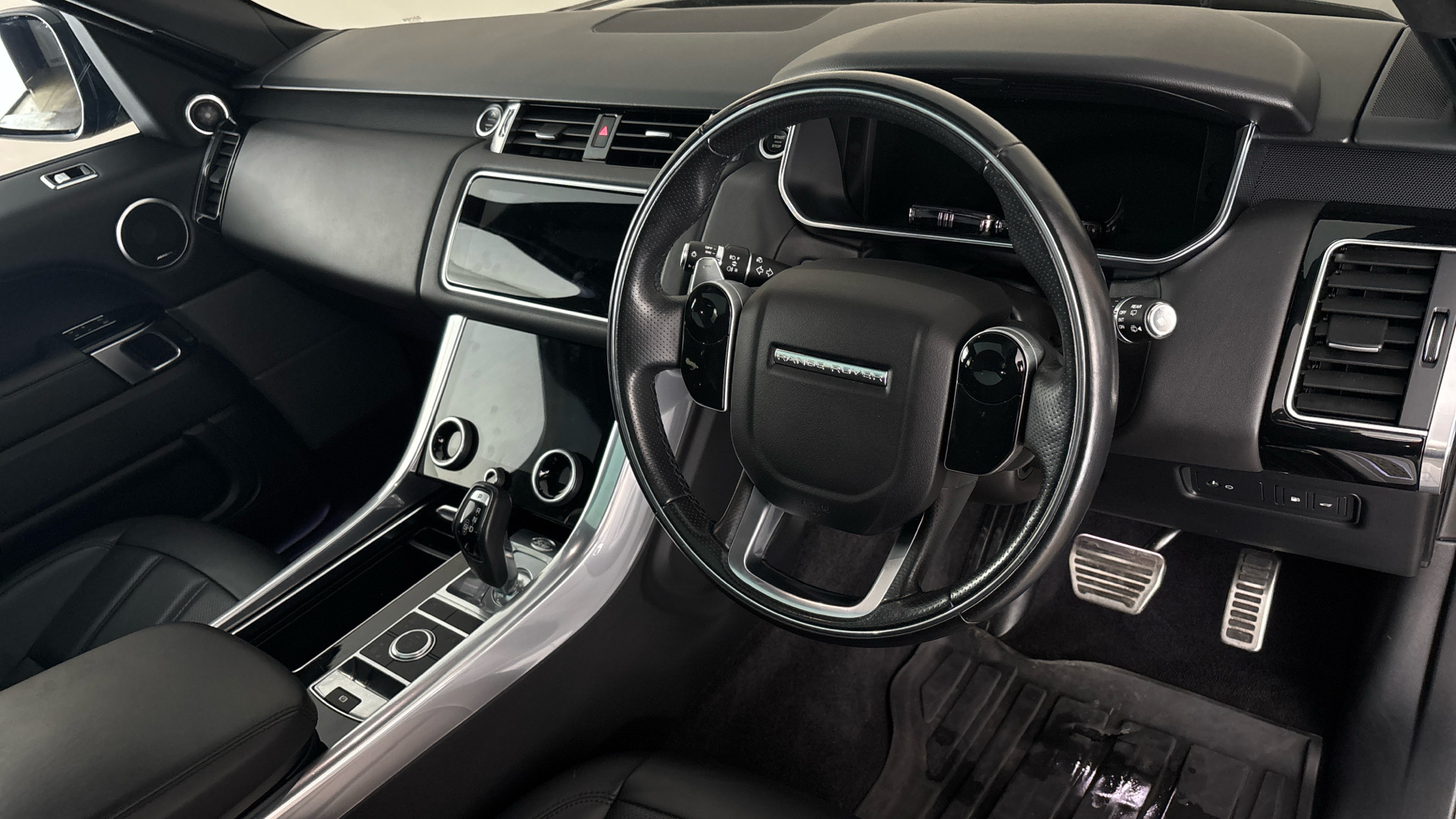 4027510 2.0 P400e HSE Dynamic Black 5dr Auto