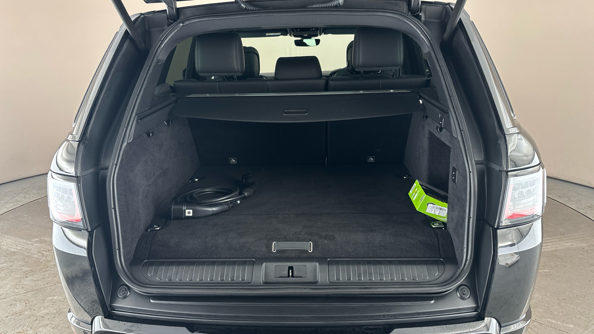 4027510 2.0 P400e HSE Dynamic Black 5dr Auto