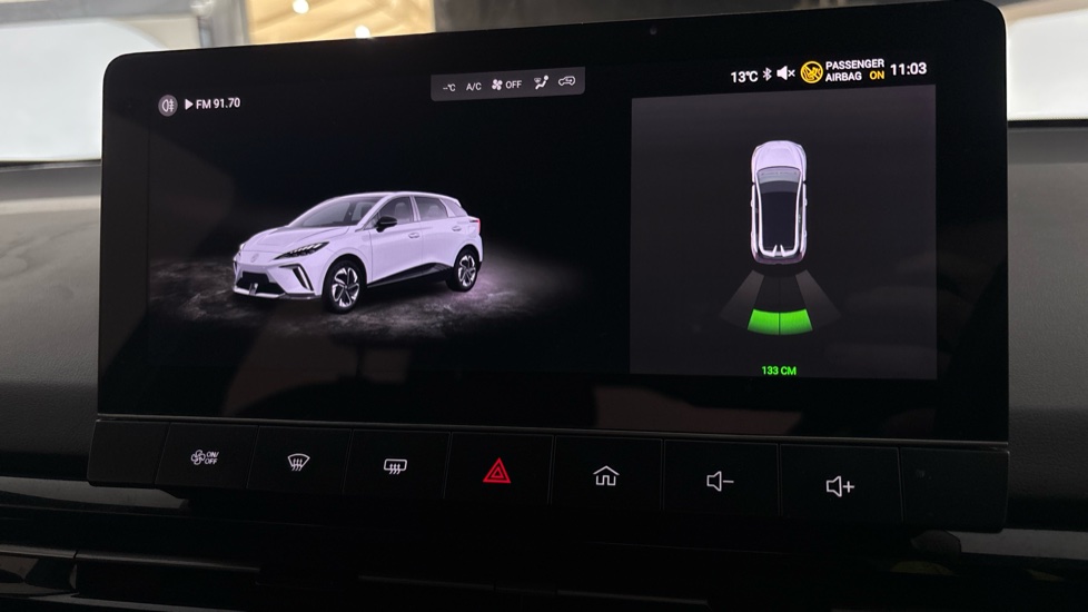 MG MG4 parking sensors