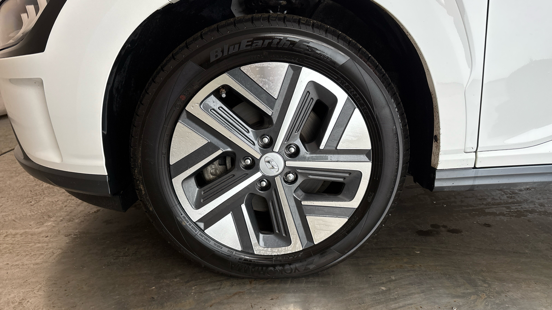 4027709 150kW Premium 64kWh 5dr Auto