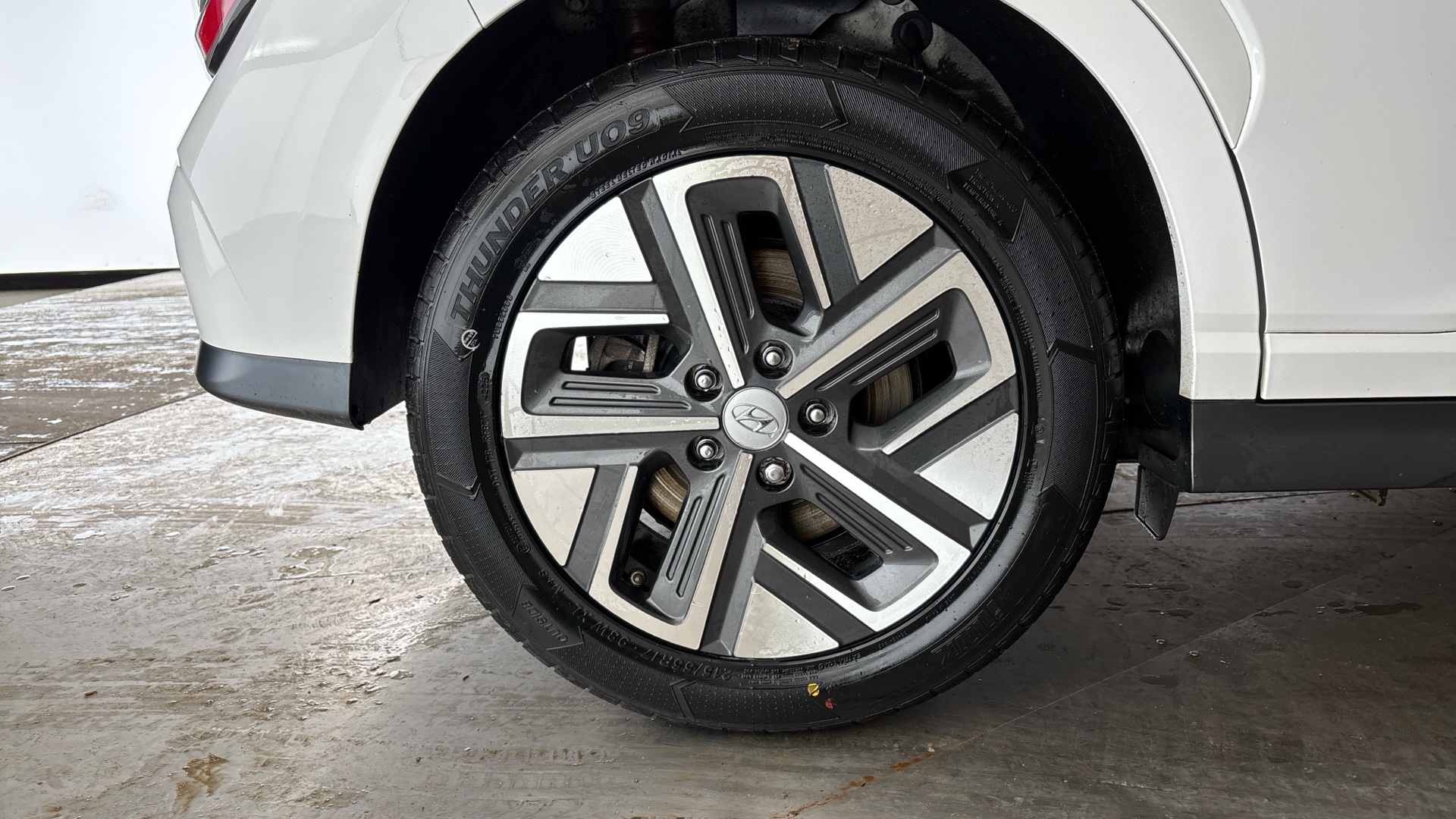 4027709 150kW Premium 64kWh 5dr Auto