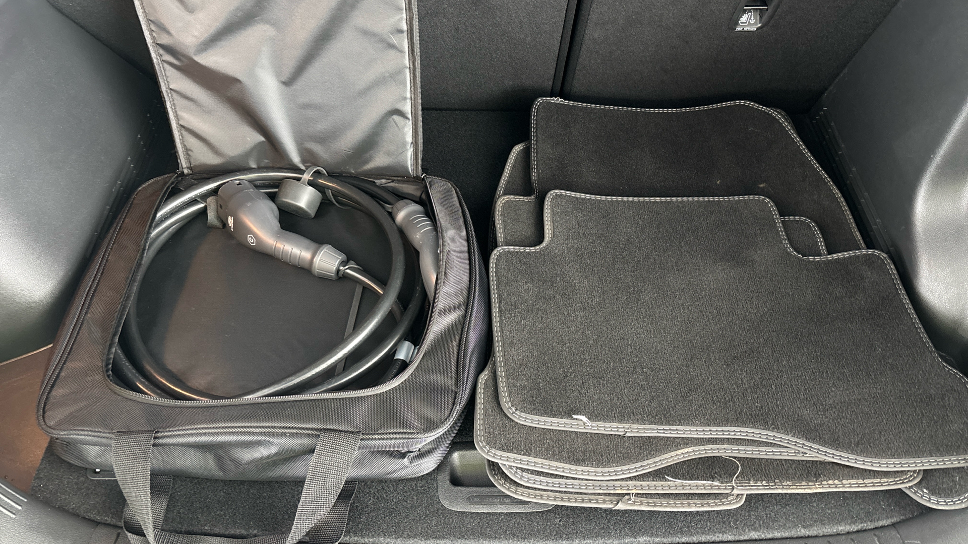 4027709 150kW Premium 64kWh 5dr Auto