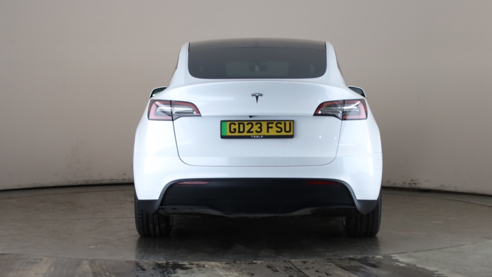 4020684 RWD 5dr Auto