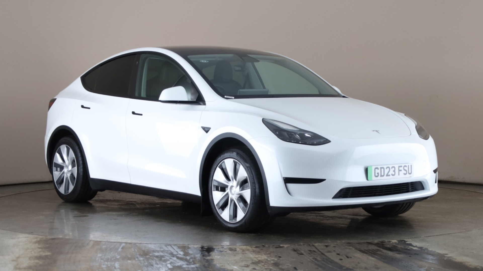 4020684 RWD 5dr Auto