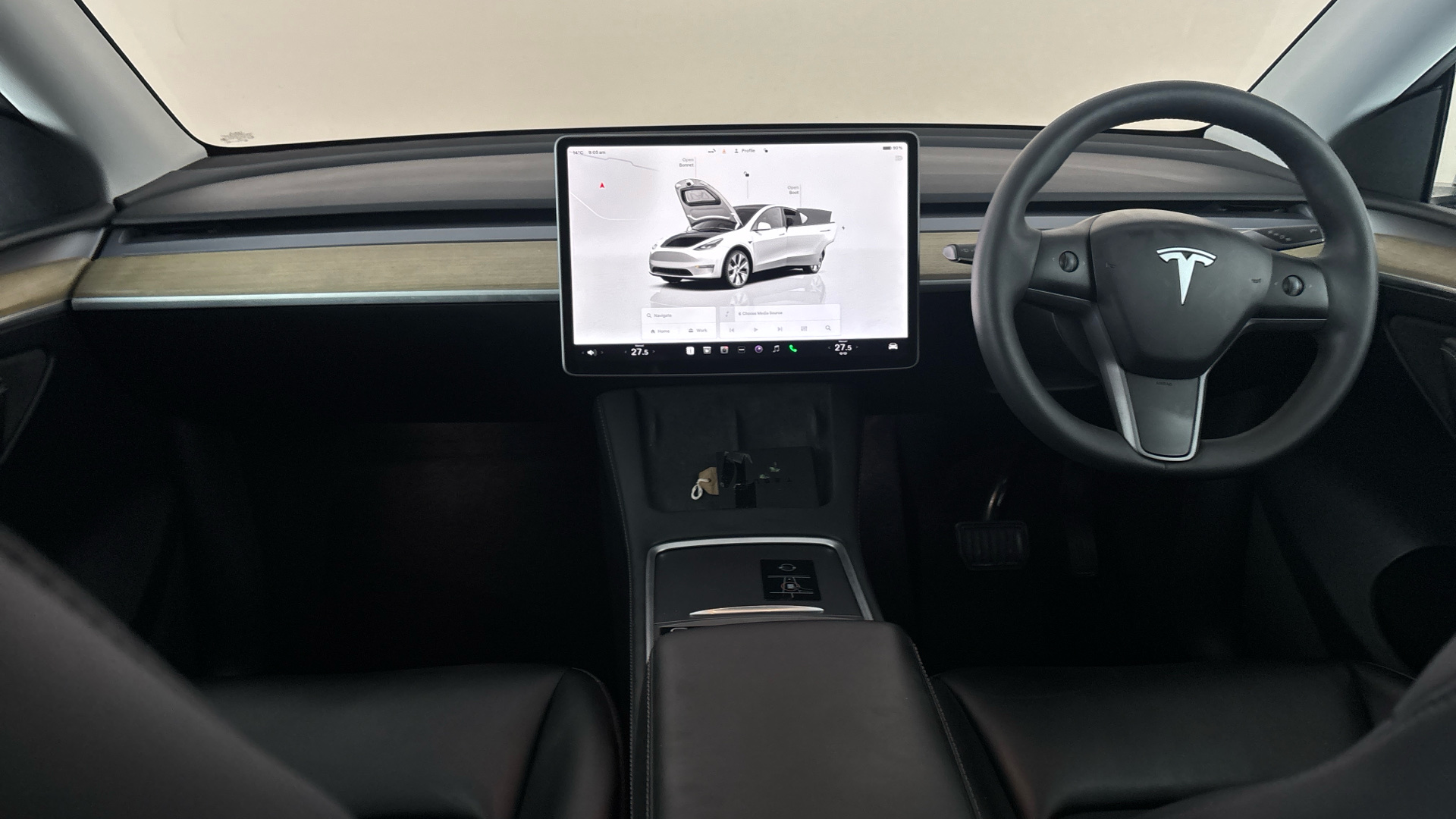 4020684 RWD 5dr Auto