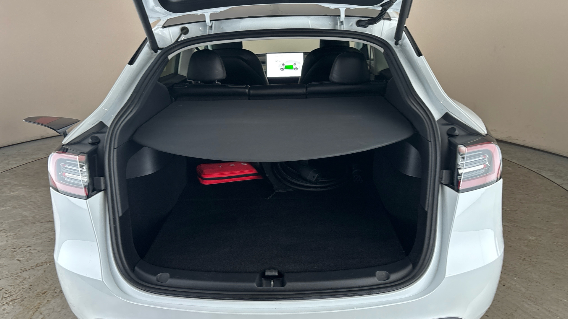 4020684 RWD 5dr Auto