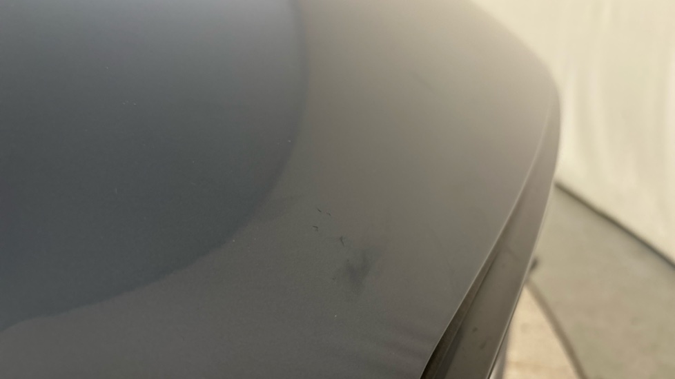 VOLVO XC60 Chips and dent
