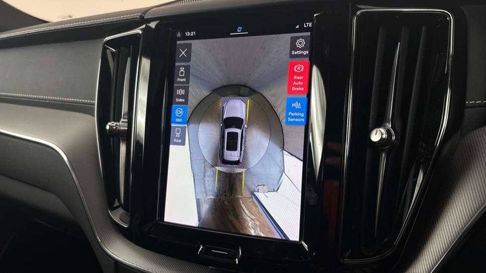 VOLVO XC60 Reverse camera