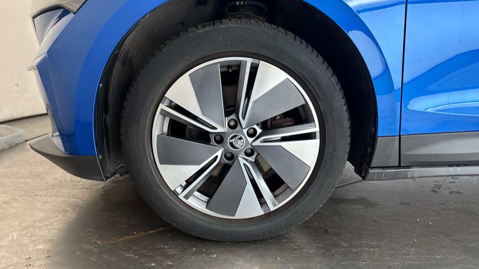SKODA ENYAQ Image 17