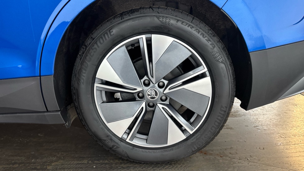 SKODA ENYAQ Image 18