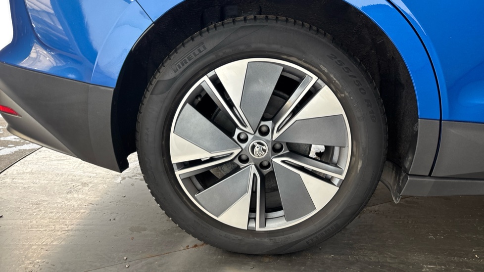 SKODA ENYAQ Image 19