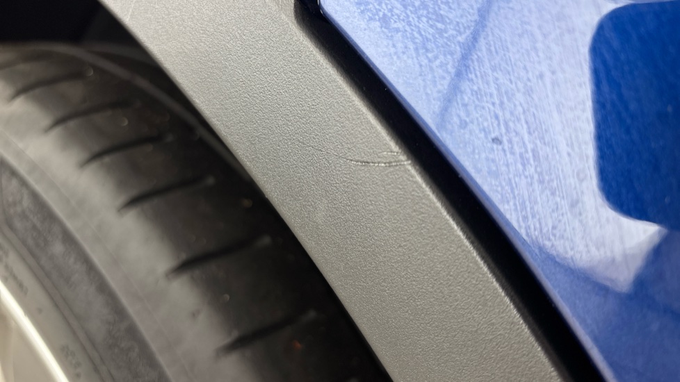 TESLA MODEL Y scratches