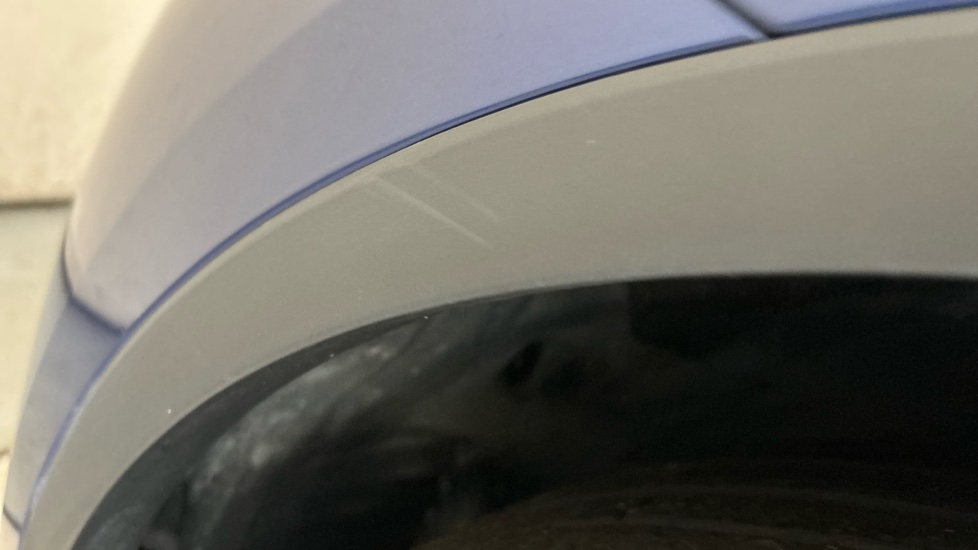 TESLA MODEL Y scuff