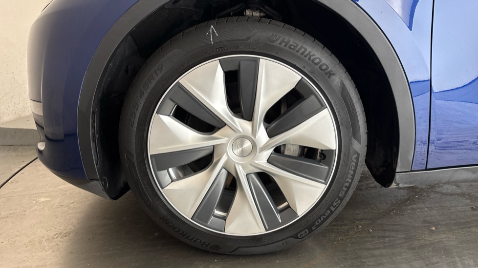 TESLA MODEL Y Image 17