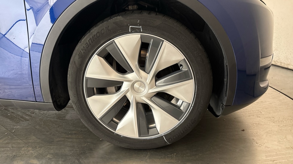 TESLA MODEL Y Image 20