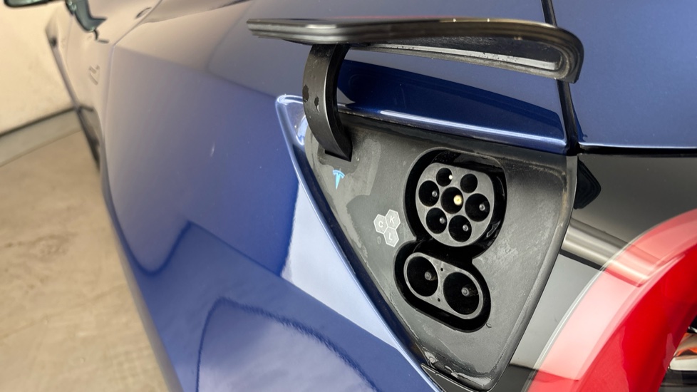 TESLA MODEL Y Image 21