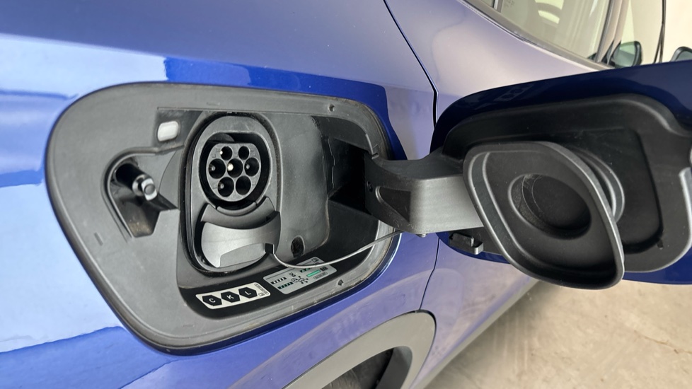 VOLKSWAGEN ID.4 Image 21