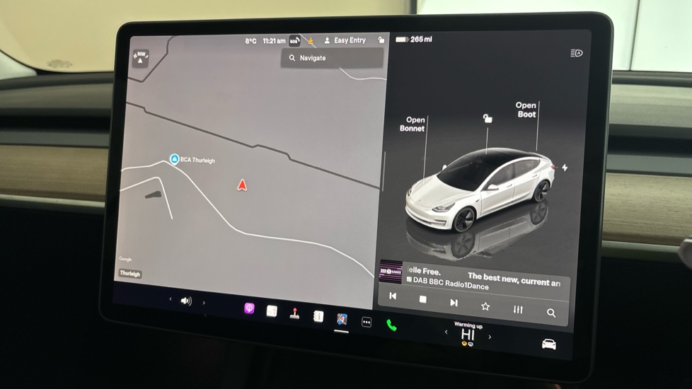 TESLA MODEL 3 Image 12