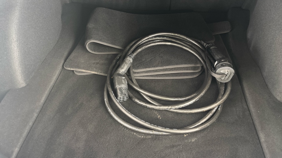 TESLA MODEL 3 Image 22