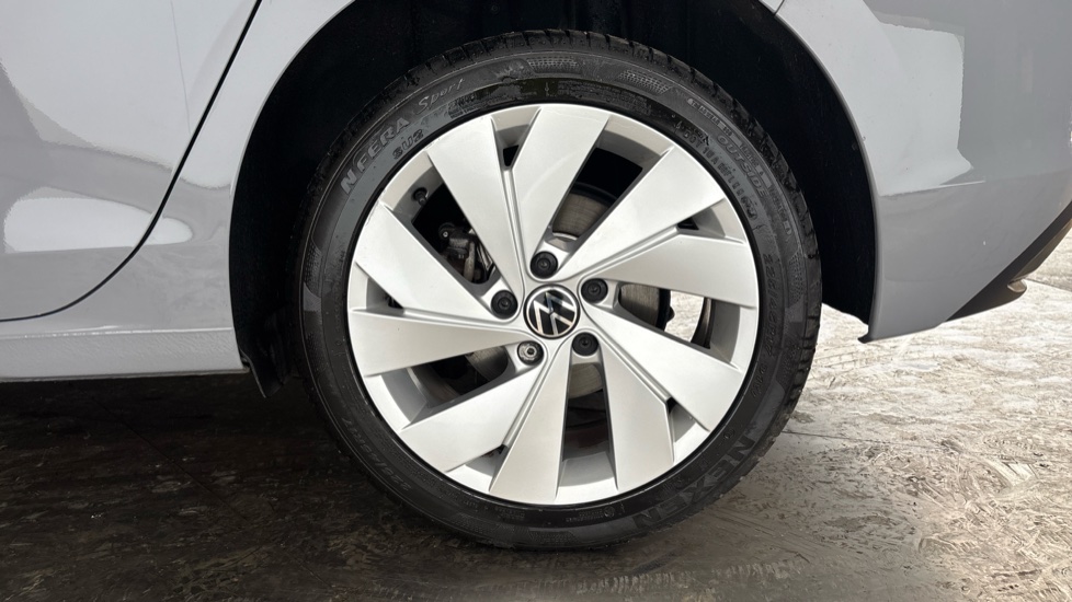 VOLKSWAGEN GOLF Image 18