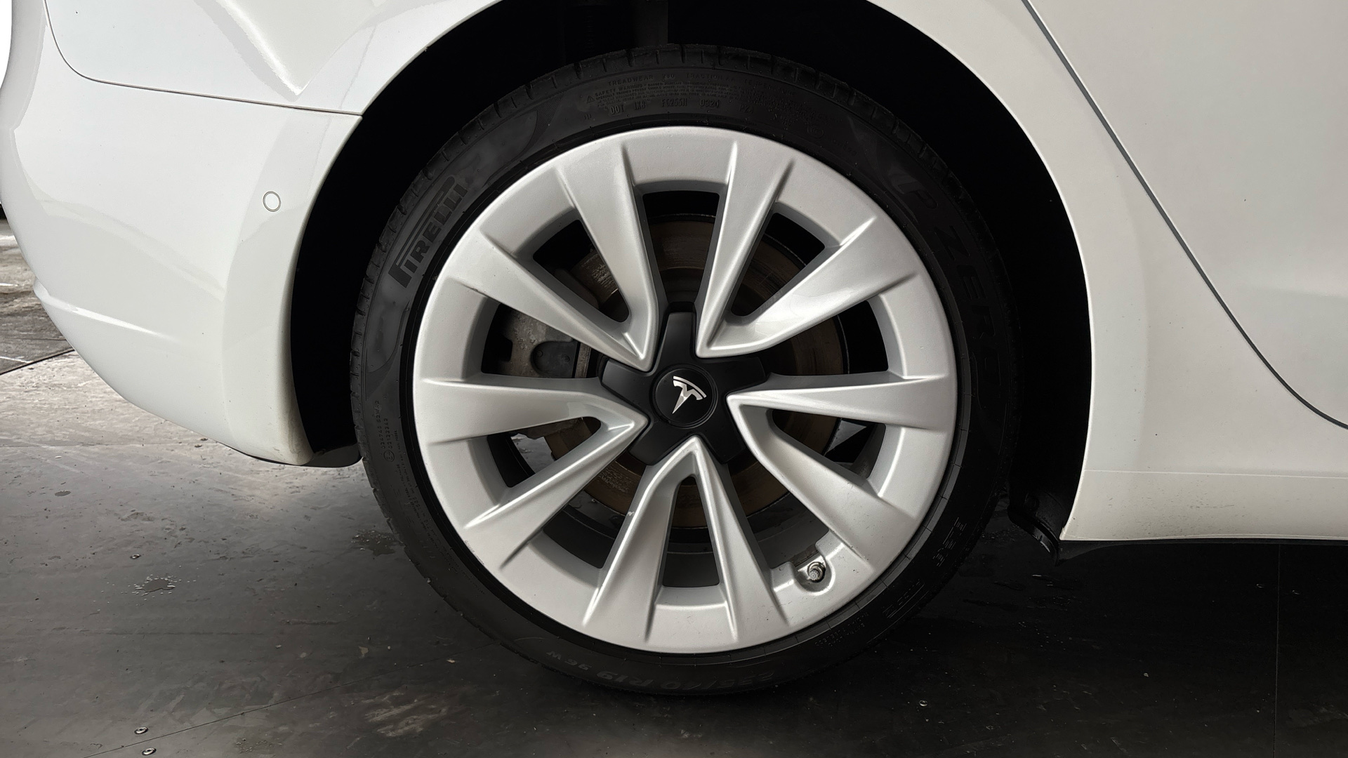 Tesla Model 3 RWD 4dr Auto