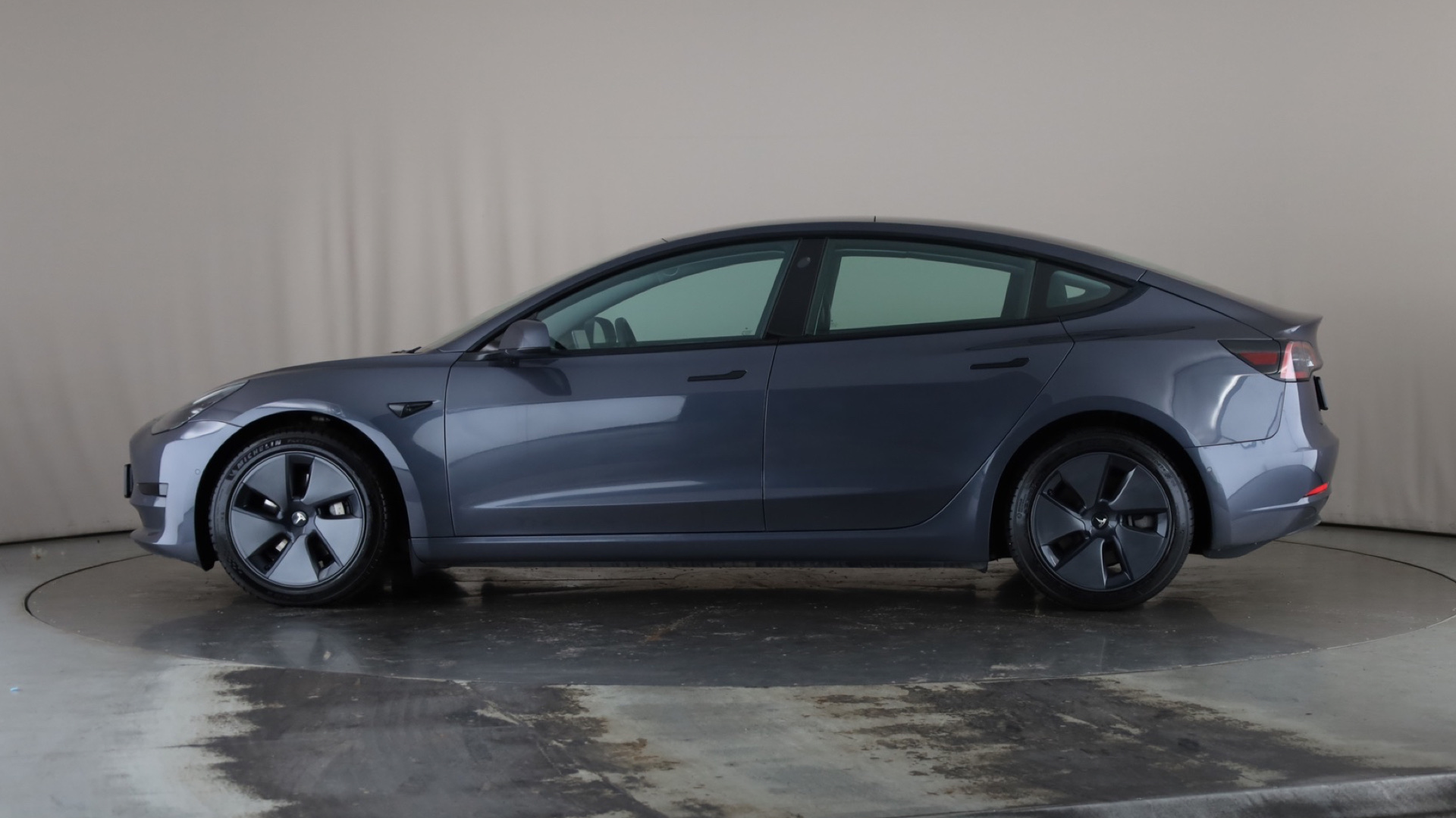 Tesla Model 3 RWD 4dr Auto