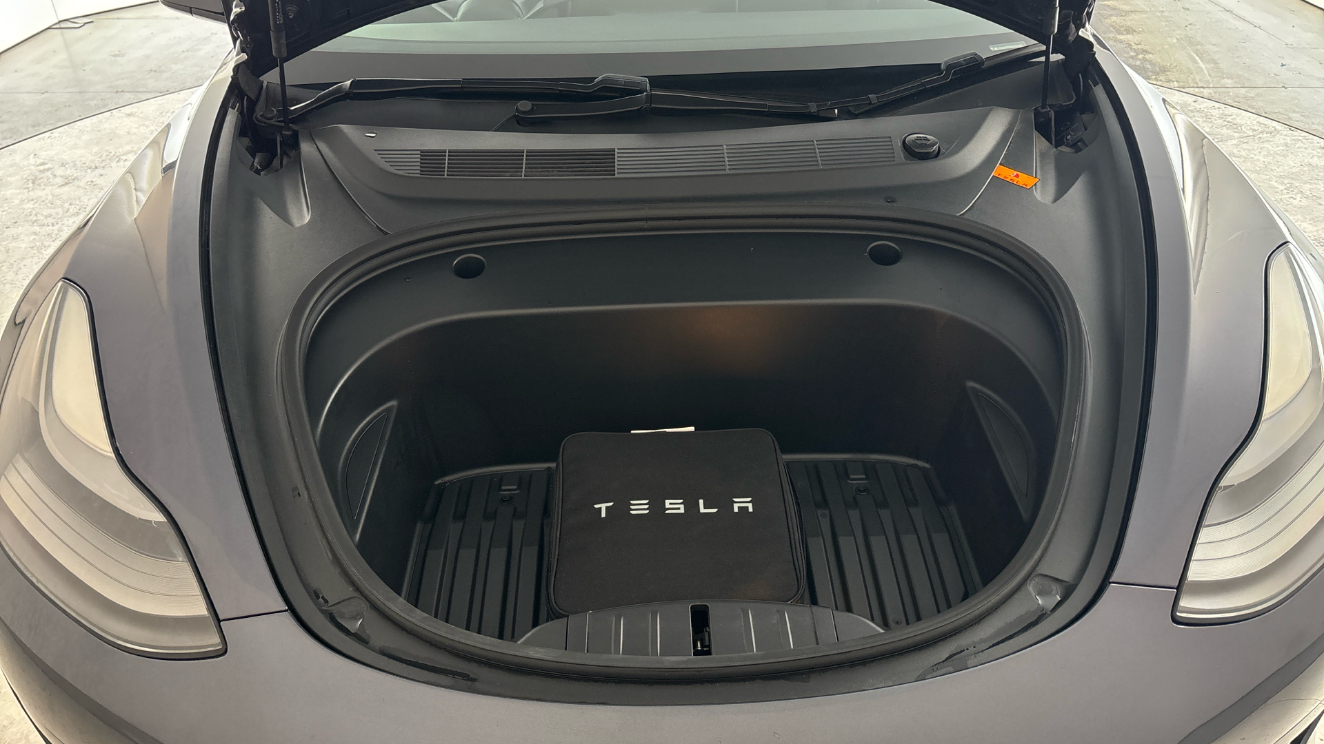 Tesla Model 3 RWD 4dr Auto