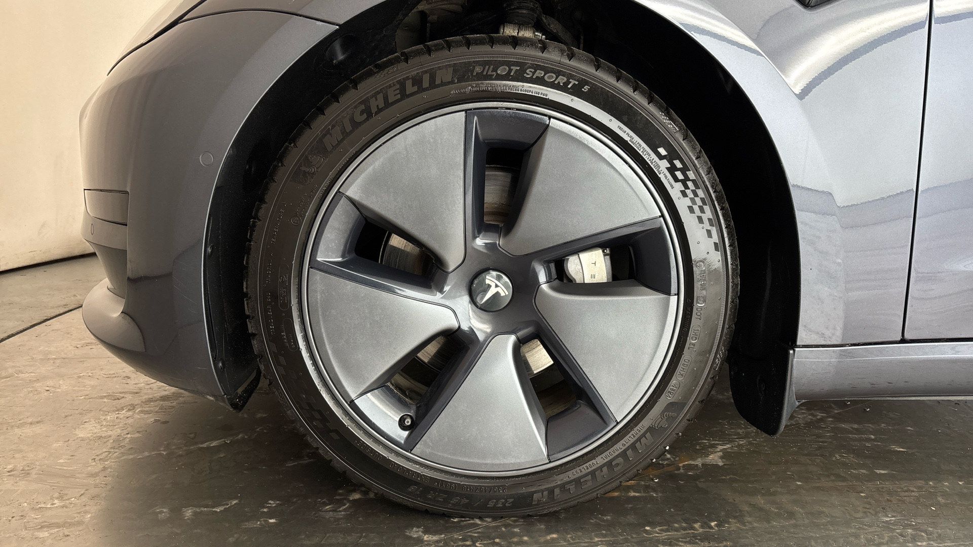 Tesla Model 3 RWD 4dr Auto
