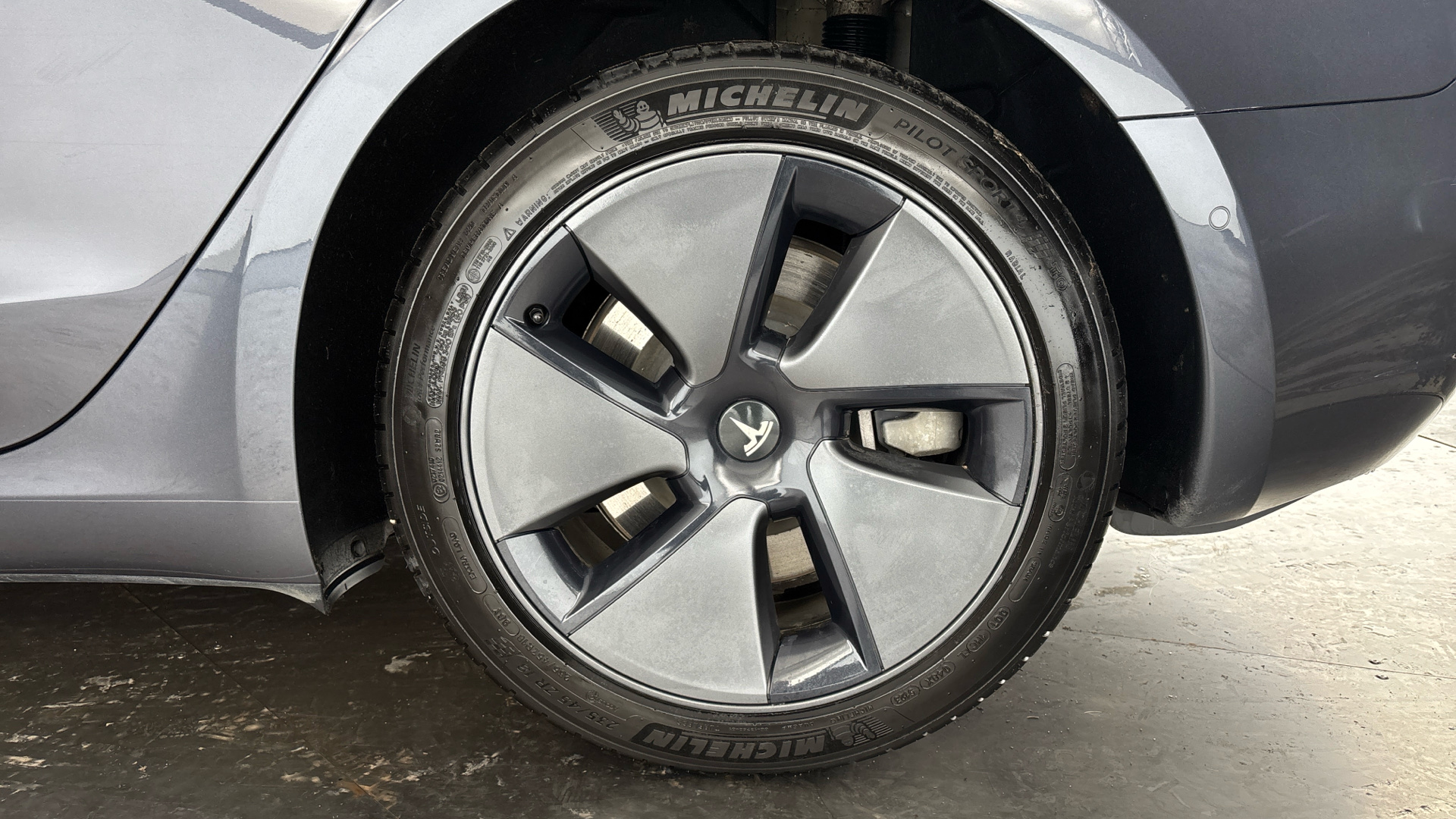 Tesla Model 3 RWD 4dr Auto