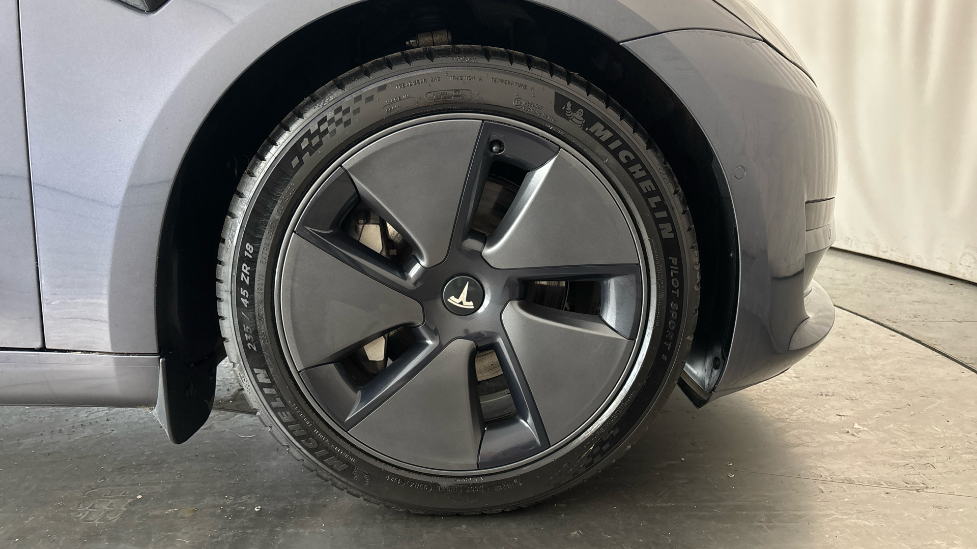 Tesla Model 3 RWD 4dr Auto