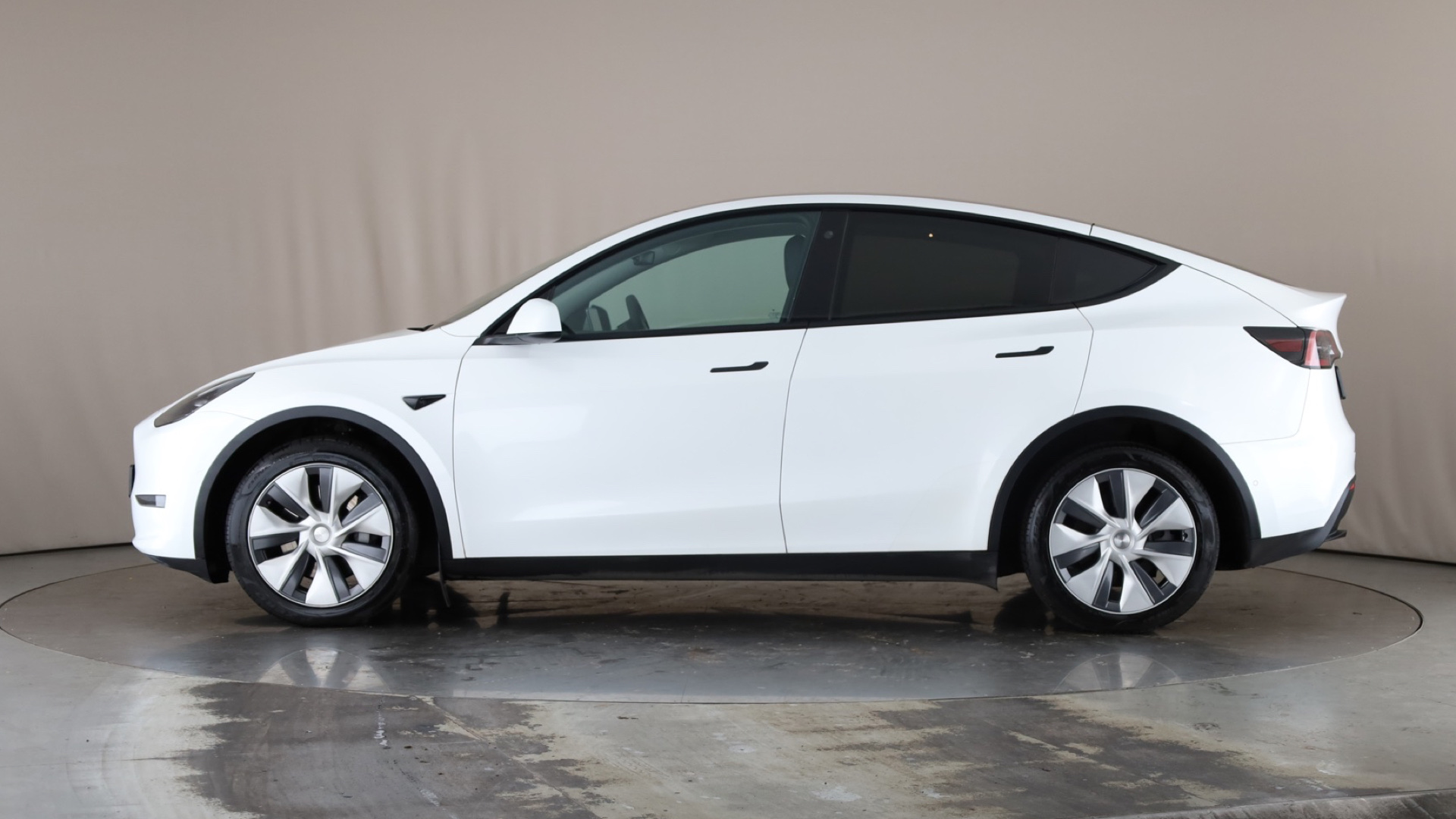 Tesla Model Y Long Range AWD 5dr Auto