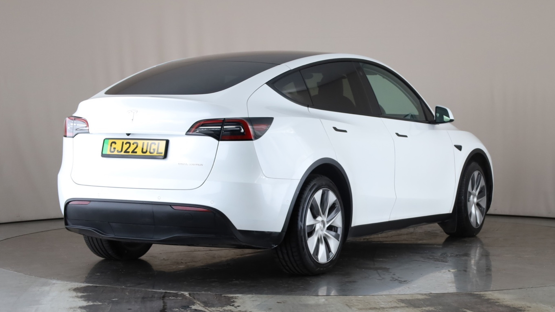 Tesla Model Y Long Range AWD 5dr Auto