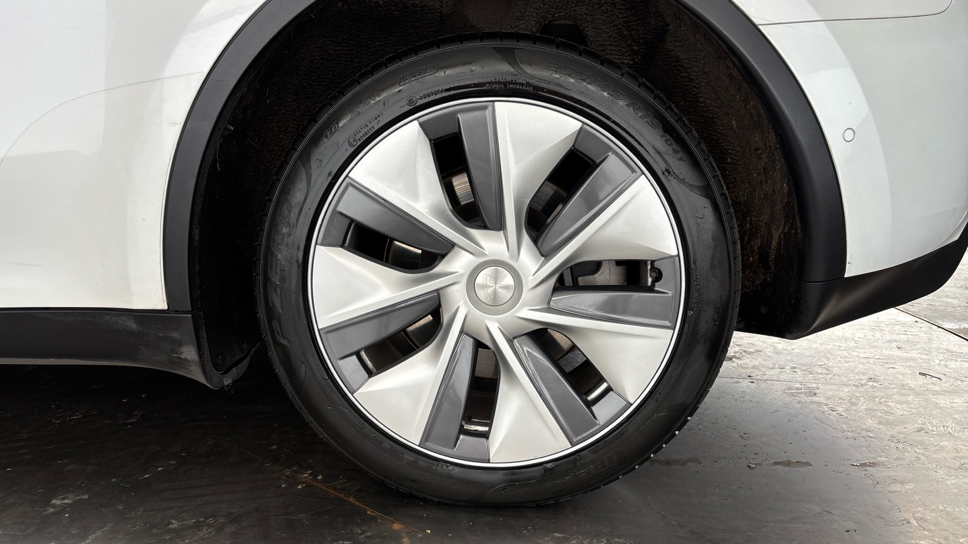 Tesla Model Y Long Range AWD 5dr Auto