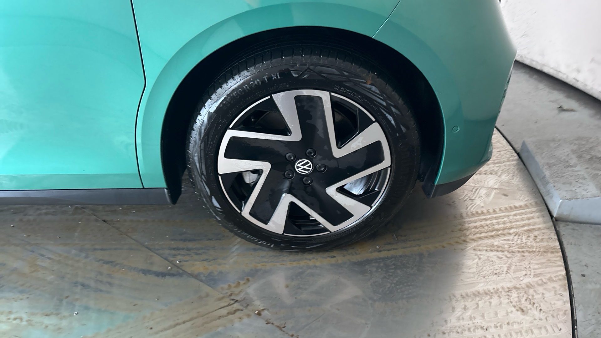 4027533 210kW Style Pro 86kWh 5dr LWB At 7St/Comf/Design+