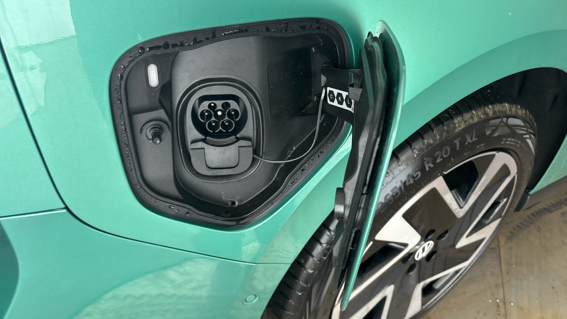 4027533 210kW Style Pro 86kWh 5dr LWB At 7St/Comf/Design+