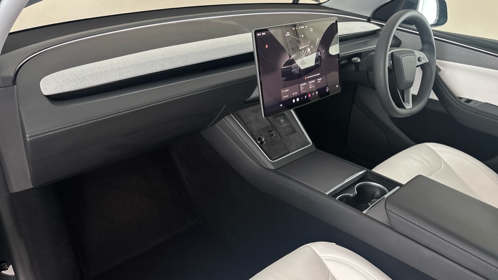 TESLA MODEL Y Image 10