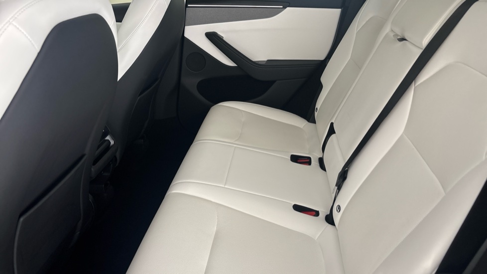 TESLA MODEL Y Image 14