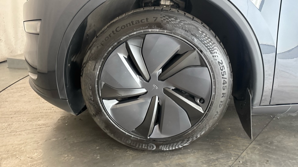 TESLA MODEL Y Image 17