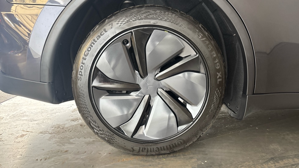 TESLA MODEL Y Image 19