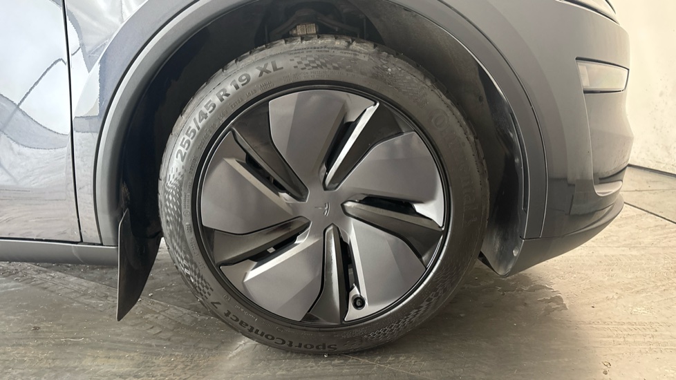 TESLA MODEL Y Image 20
