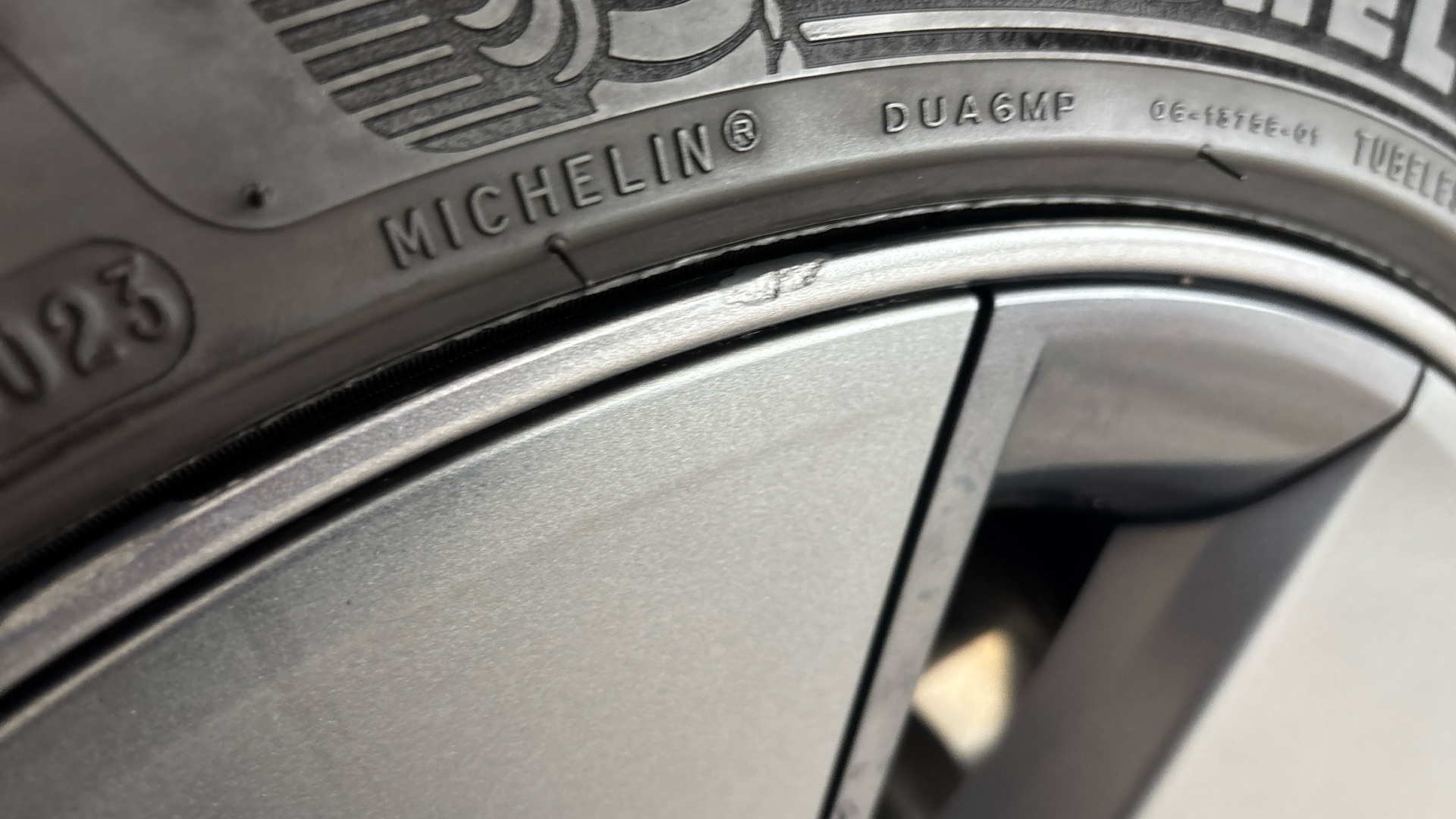 4020693 Long Range AWD 4dr Auto