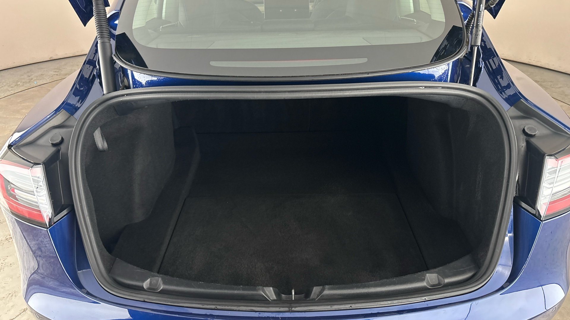 4020693 Long Range AWD 4dr Auto